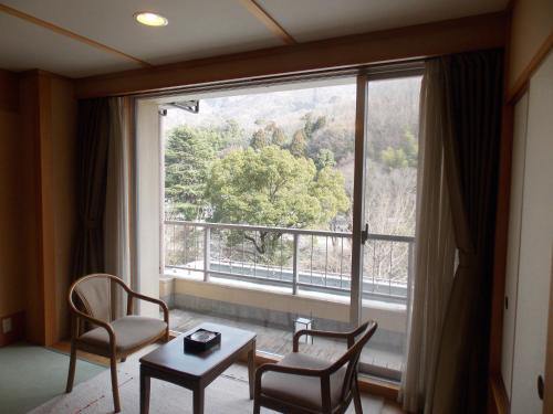 Μπαλκόνι ή βεράντα στο Ryokan Fushioukaku