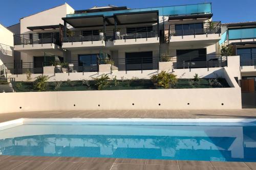 T2 brand new with shared pool in Fréjus