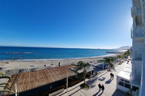 Tre Balconi Sul Mare front sea - Happy Rentals