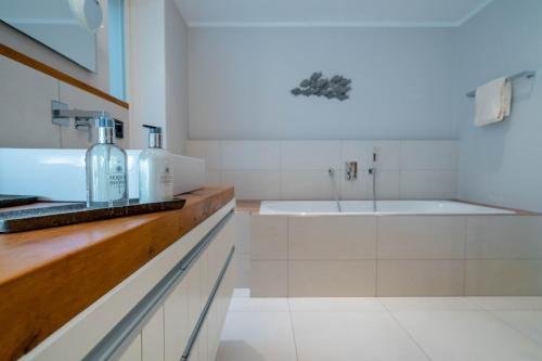 Ένα μπάνιο στο Seaside Lodge Sylt