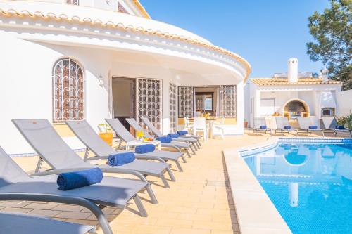 Villa Molucas - Moradia encantadora com piscina aquecível e BBQ - Albufeira