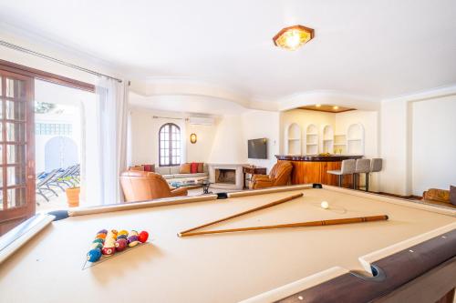 Villa Molucas - Moradia encantadora com piscina aquecível e BBQ - Albufeira