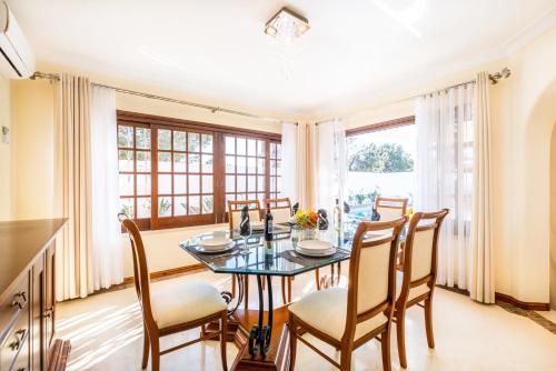 Villa Molucas - Moradia encantadora com piscina aquecível e BBQ - Albufeira
