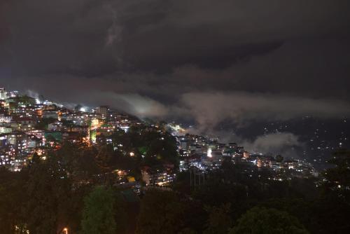 Vista general de Gangtok o vista desde el hotel