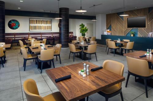 Hotel Indigo Austin Downtown - University, an IHG Hotel Image