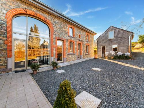 Magnificent holiday home in Vielsalm with bubble bath