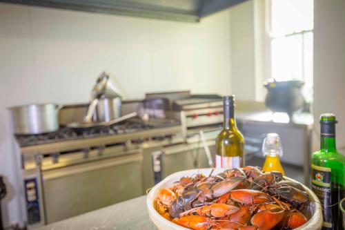 Una cocina o cocineta en Abernethy House