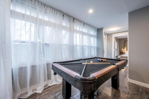 Cozy Chic Oasis 3 Bedroom – Photos 2