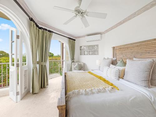  Royal Apartment at Westmoreland -  Room  picture :   Safety deposit box    TV    Telephone                           