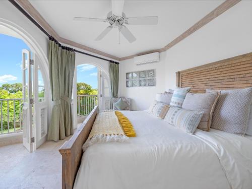  Royal Apartment at Westmoreland -  Room  picture :   Safety deposit box    TV    Telephone                           