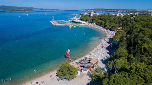 an aerial view of a beach with a group of people at Bajki Mobile home in Biograd na Moru