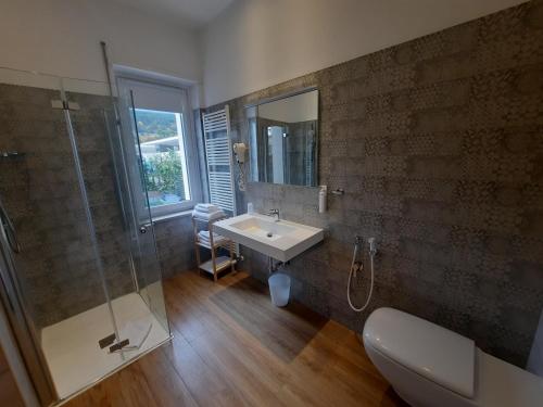 Hotel Porta Riveraにあるバスルーム