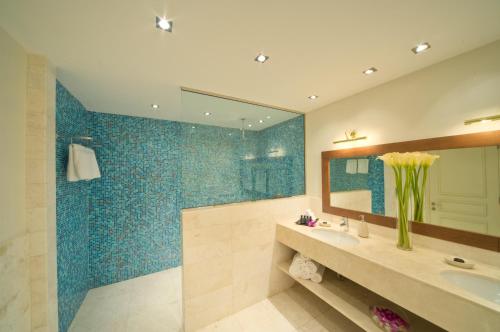 Koupelna v ubytování Sifawy Boutique Hotel