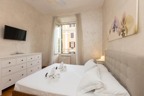 SAINT PETER HOME by Rental in Rome