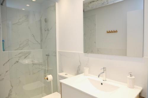 A bathroom at PISO REFORMADO FRENTE A LA CATEDRAL