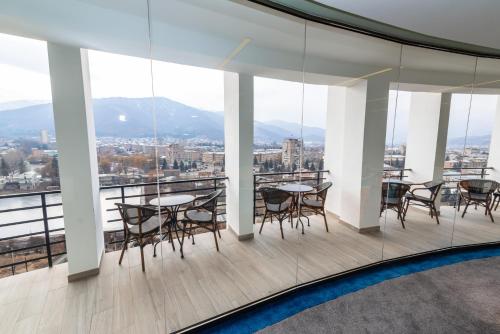Nespecifikovaný výhled na hory nebo výhled na hory při pohledu z hotelu