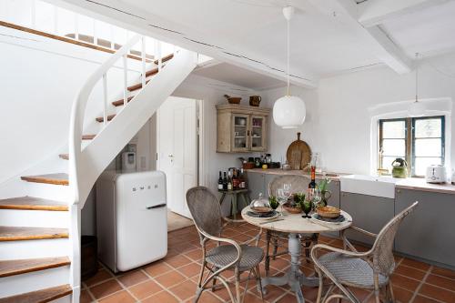 Kuchyň nebo kuchyňský kout v ubytování Gartnerhuset på Kollerup