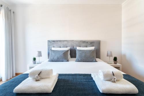 Privilege Apartment Dalia with Rooftop Pool, Village Marina - Olhão