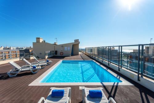 Privilege Apartment Dalia with Rooftop Pool, Village Marina - Olhão