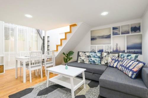 Lovely studio flat in Damjanich street - Leonard