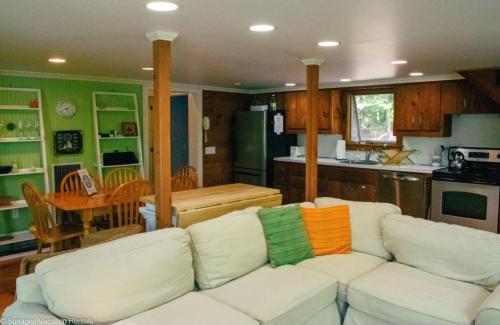 Lakewood Bungalow – Photos 2