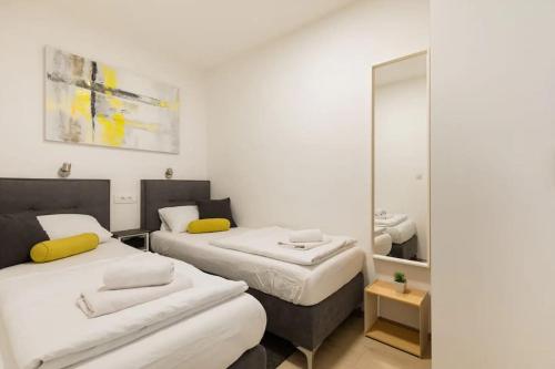 Huge BRAND NEW apartment in city center, big terrace