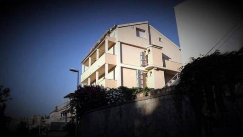 Charming 4 Sleeper Apartment in Split