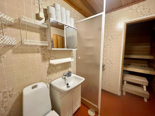 Kylpyhuone majoituspaikassa Saariselkä Viima E13