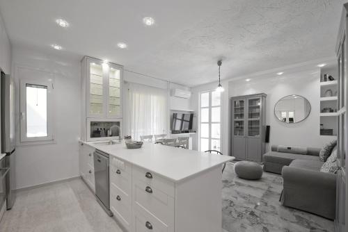 Belva Blue Glyfada Modern 2BR Walk to Ctr & Beach