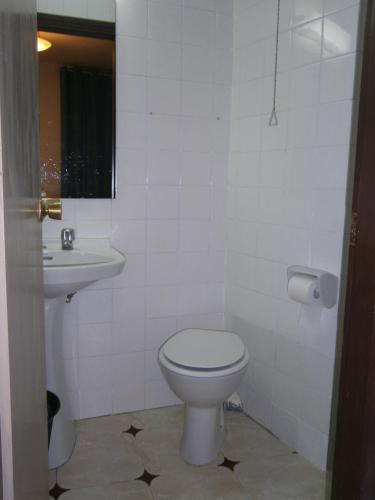 Ένα μπάνιο στο Hostal Residencia Avenida