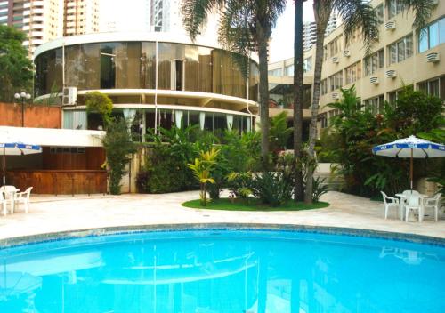 Piscine de l'établissement Hotel Harbor Inn Londrina ou située à proximité