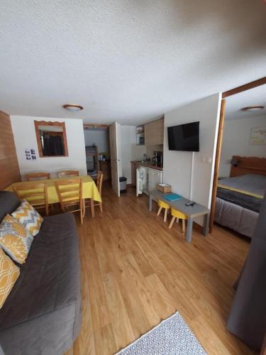 Chamrousse 1700 - Asters A03 (Rez de Jardin, Terrasse plein sud)