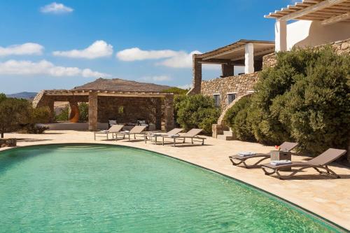 Elegant Seaside Villa, great views, infinity pool, Lia, Mykonos