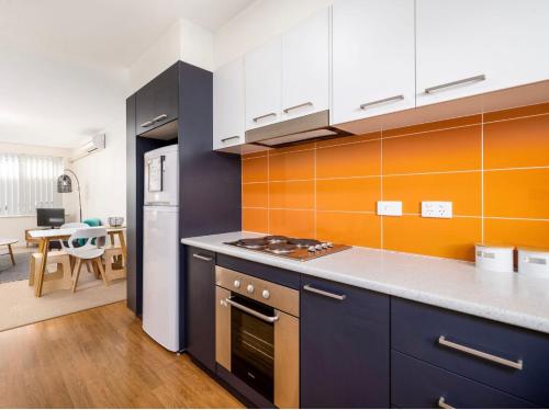 Η κουζίνα ή μικρή κουζίνα στο Sea Breeze with City Ease