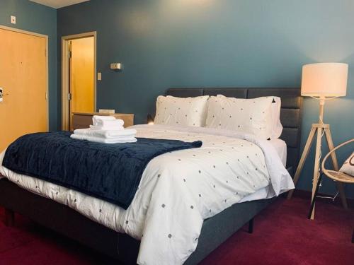 300 Affordable & Cozy Apt #409 With Free Parking