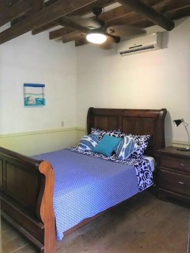 OCEAN FRONT SPACIOUS Cahuita Home – Photos 2