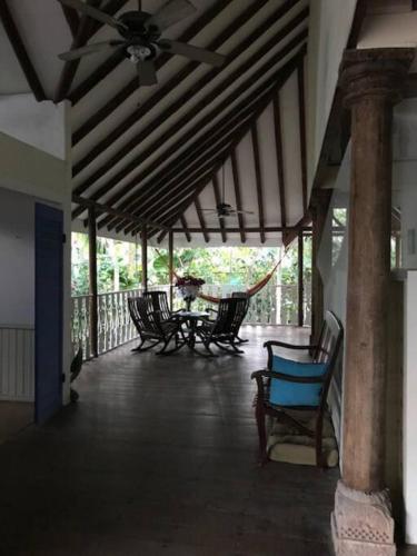 OCEAN FRONT SPACIOUS Cahuita Home – Photos 4