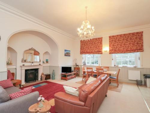 Apartment 1 Sneaton Hall – Photos 3