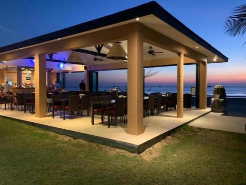 Naturlandskabet i nærheden af resortet