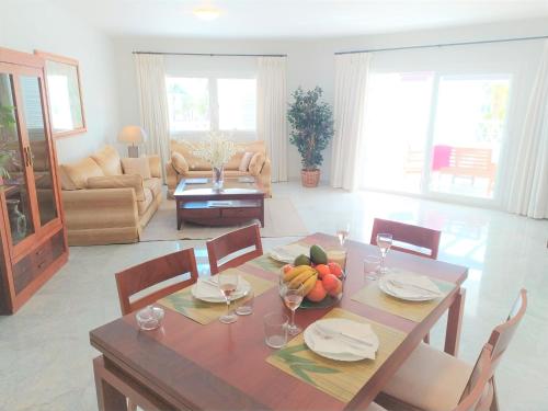 PUERTO BANUS MARBELLA PLAYAS DEL DUQUE