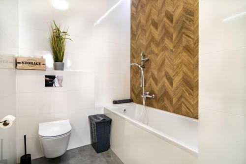 Ένα μπάνιο στο ApartamentySnu, Jagielloński Komfort, Centrum
