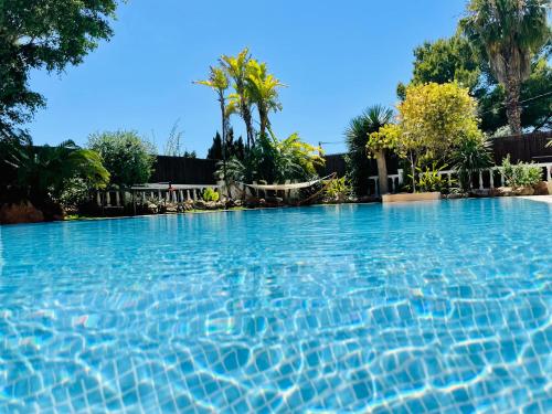 The swimming pool at or close to Villa con piscina gigante