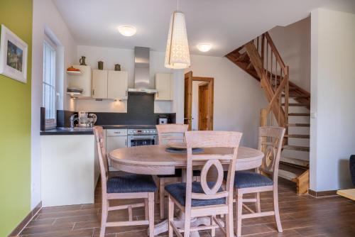 Kuchyň nebo kuchyňský kout v ubytování Dorfstr_ OT Mueggenburg