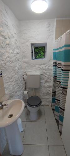 Bilik mandi di Quinta do Paraizo
