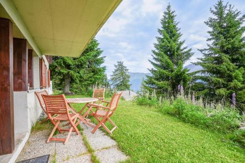 Κήπος έξω από το Chalet Lieke Parterre