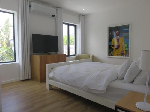 Μια τηλεόραση ή/και κέντρο ψυχαγωγίας στο Cape White Villa