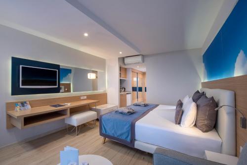 TV a/nebo společenská místnost v ubytování Selene Beach & Spa Hotel - Adult Only - Ultra All Inclusive