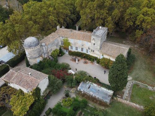 LS3-421 CHATEAU DE PANISSE Splendide château du XVème siècle avec grande piscine à Tarascon 19 personnes