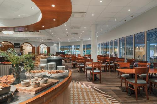 En restaurant eller et andet spisested på Holiday Club Turun Caribia Superior Apartments