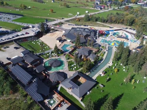 an overhead view of a resort with a park at Gorący Potok Apartamenty in Szaflary